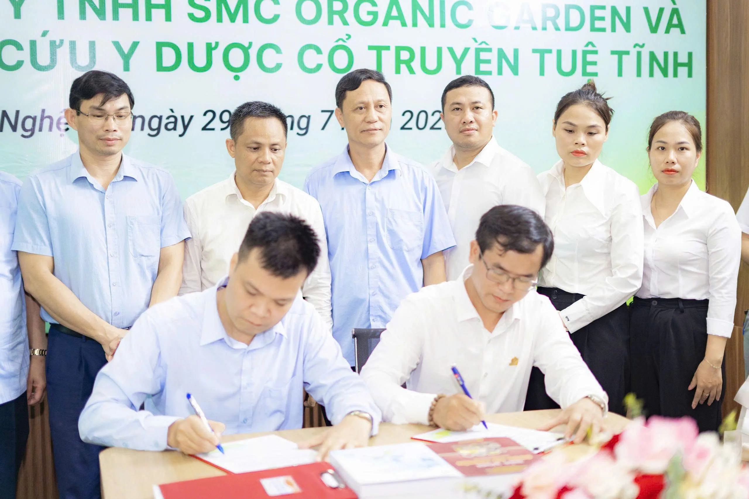 Viện nghiên cứu Y Dược cổ truyền Tuệ Tĩnh và Công ty TNHH SMC ORGANIC GARDEN ký kết hợp tác toàn diện