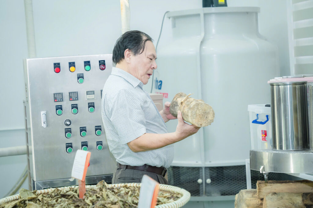 Genecell đón PGS.TS Nguyễn Duy Thuần