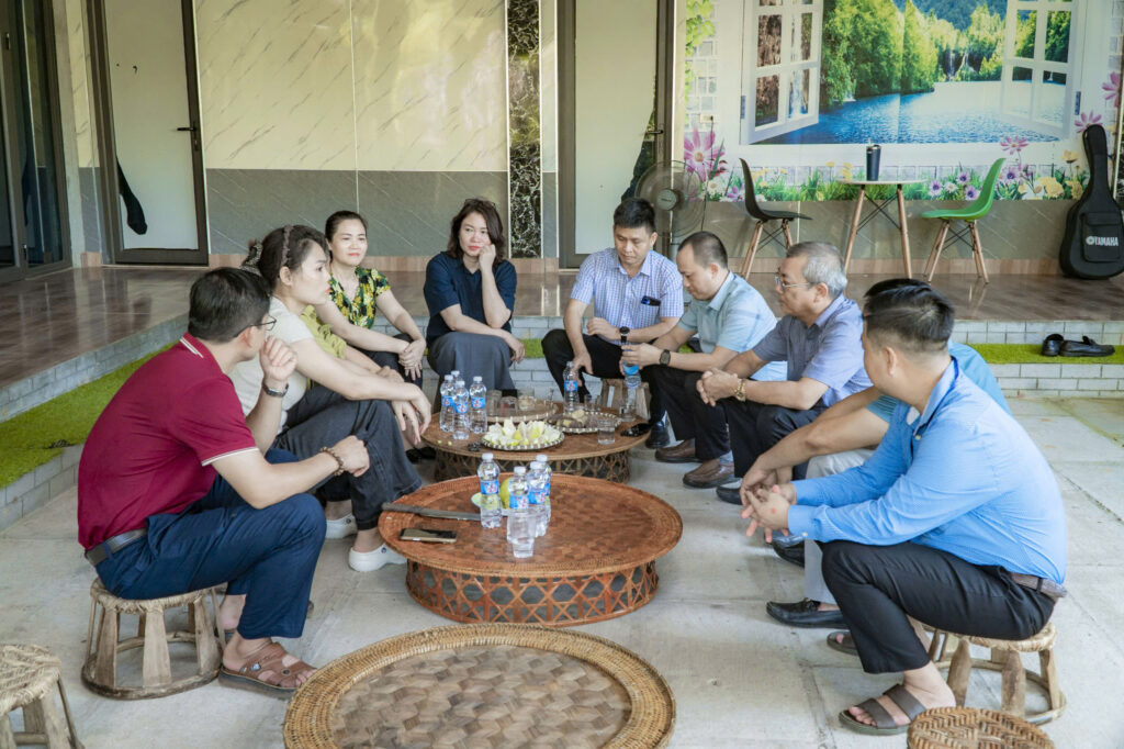 Lãnh đạo Trường Đại học Vinh thăm và làm với Ban Lãnh đạo Genecell